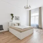 Daire Dohany Design